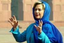 hillary-in-blue-hijab-300x205